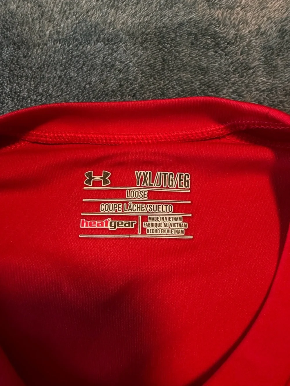 Under Armour Boy's Red Long‎ Sleeve Logo Tee Size Youth X-Large